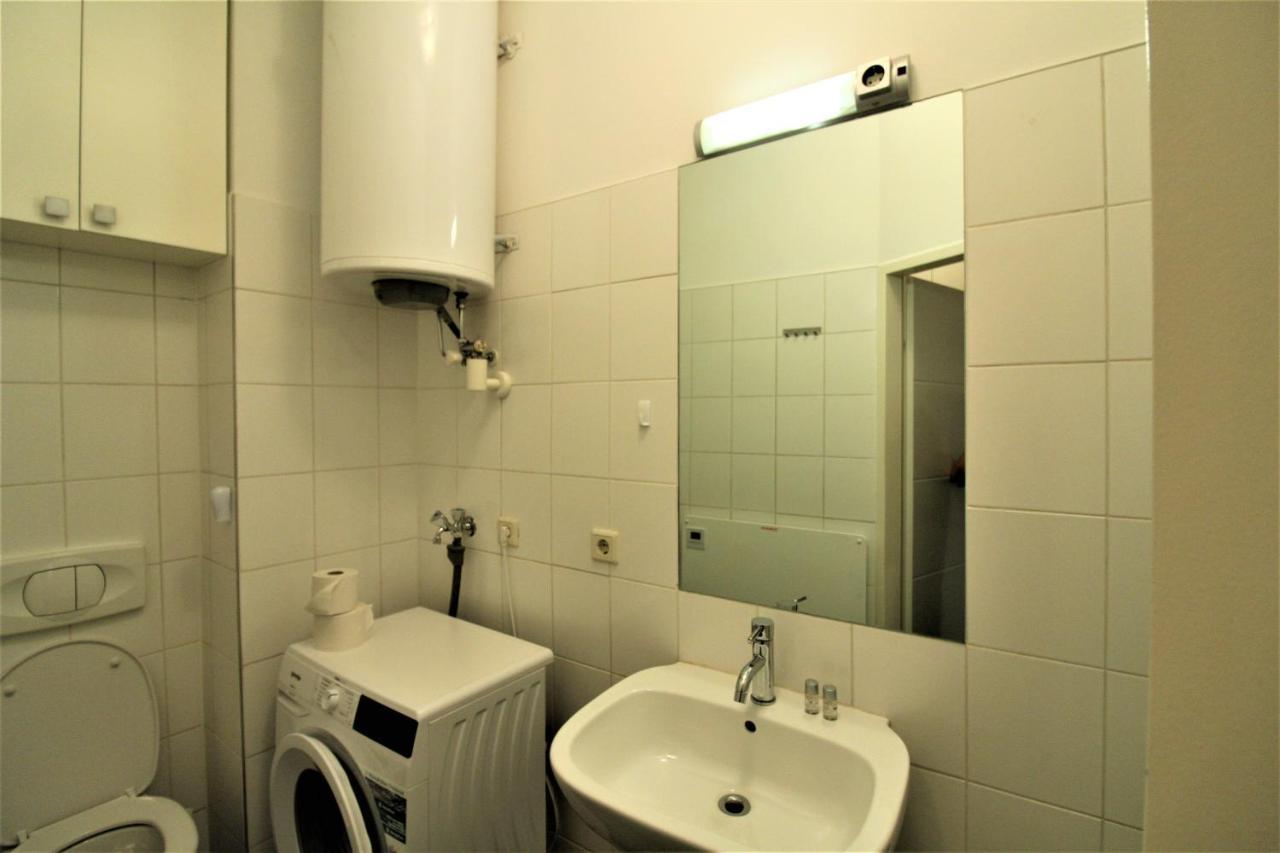 Small Studio Close To City Center ウィーン エクステリア 写真