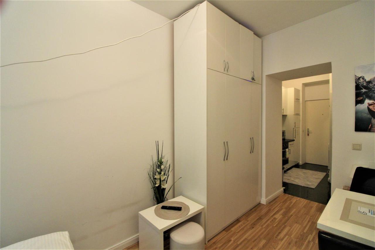 Small Studio Close To City Center ウィーン エクステリア 写真